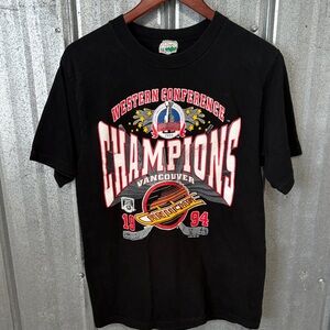 Vancouver Canucks 1994 Waves T-Shirt Size S